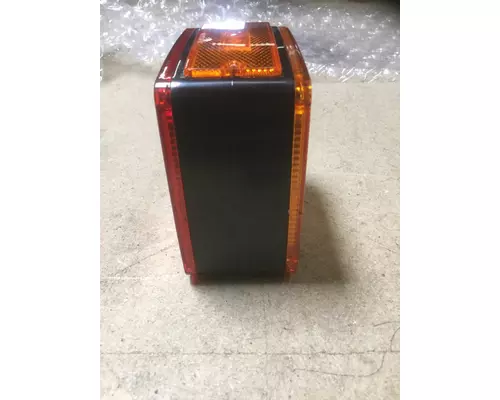 INTERNATIONAL CE Front Lamp (Turn Signal)