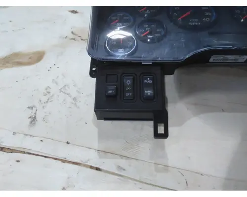 INTERNATIONAL CE GAUGE CLUSTER