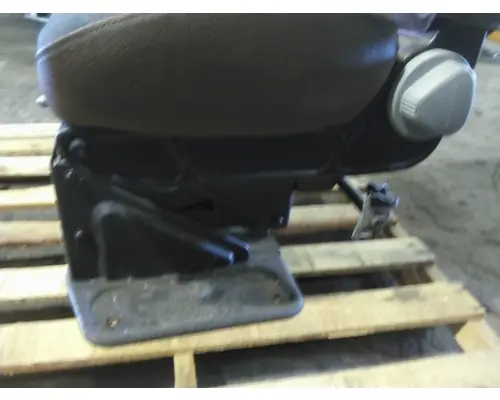 INTERNATIONAL CE SEAT, FRONT