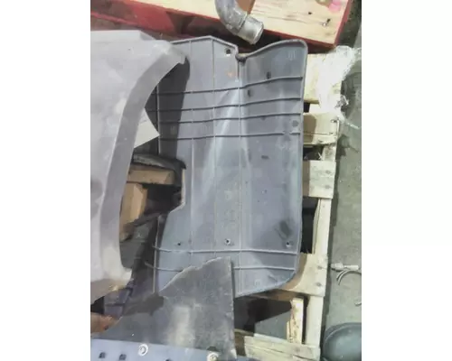 INTERNATIONAL CF500 FENDER, SPLASH SHIELDGUARD