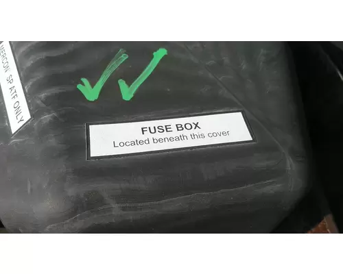 INTERNATIONAL CF500 FUSE BOX