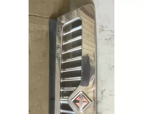 INTERNATIONAL CF500 GRILLE