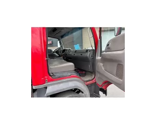 INTERNATIONAL CF600 Cab