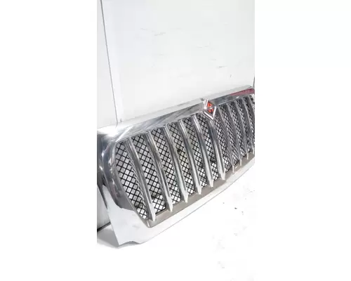 INTERNATIONAL CF600 Grille