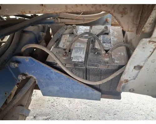 INTERNATIONAL CO-1850B Battery Boxes