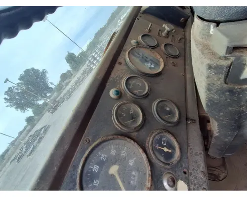 INTERNATIONAL CO-1850B Dash Panel