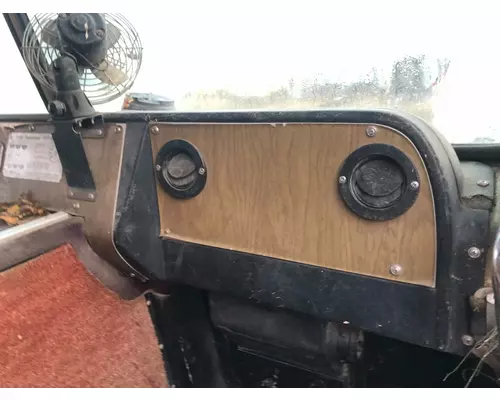 INTERNATIONAL COF-4070 Dash Assembly