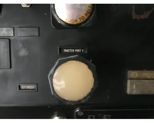 INTERNATIONAL COF-4070 Dash Assembly