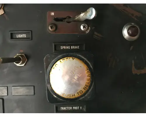 INTERNATIONAL COF-4070 Dash Assembly