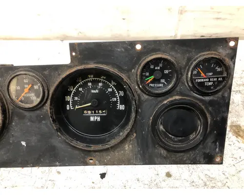 INTERNATIONAL COF-4070 Instrument Cluster