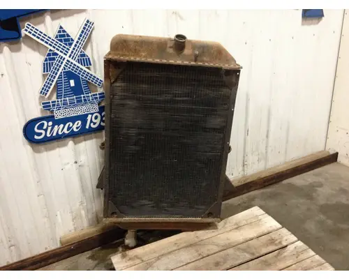 INTERNATIONAL COF-4070 Radiator