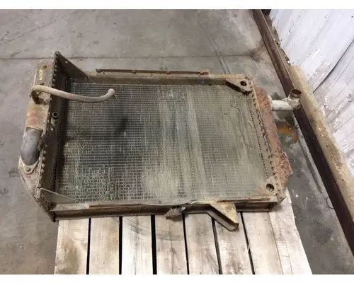 INTERNATIONAL COF-4070 Radiator