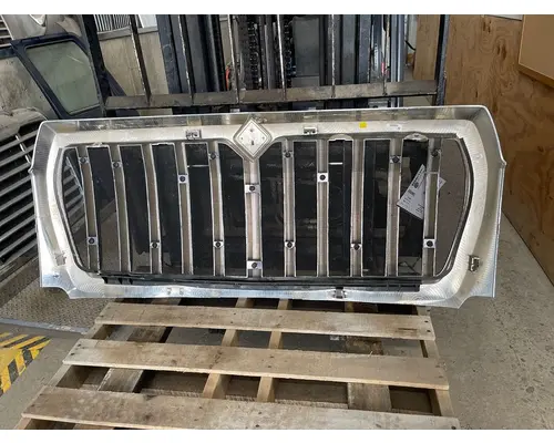INTERNATIONAL CV515 Grille