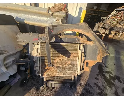 INTERNATIONAL CV515 Radiator