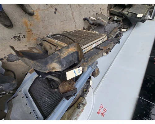 INTERNATIONAL CV515 Radiator
