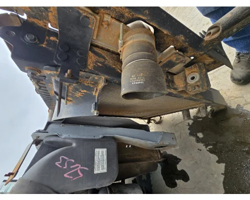 INTERNATIONAL CV515 Radiator