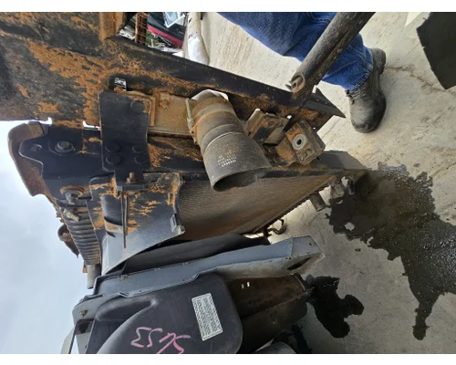 INTERNATIONAL CV515 Radiator