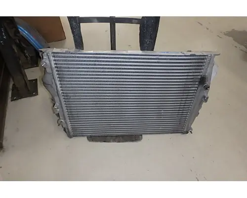 INTERNATIONAL CV515 Radiator