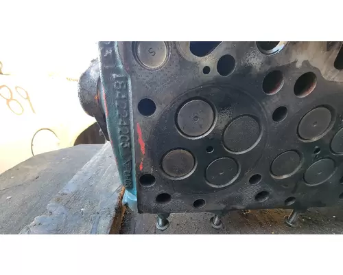 INTERNATIONAL DT-466EGR Cylinder Head