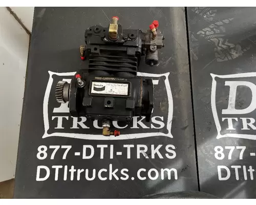 INTERNATIONAL DT 466E Air Compressor
