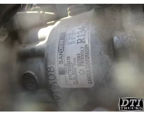 INTERNATIONAL DT 466E Air Conditioner Compressor