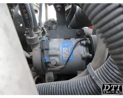 INTERNATIONAL DT 466E Air Conditioner Compressor