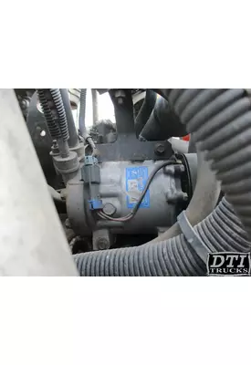 INTERNATIONAL DT 466E Air Conditioner Compressor