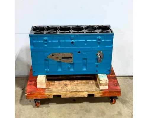 INTERNATIONAL DT 466E Cylinder Block