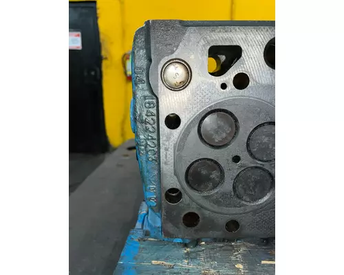 INTERNATIONAL DT 466E Cylinder Head