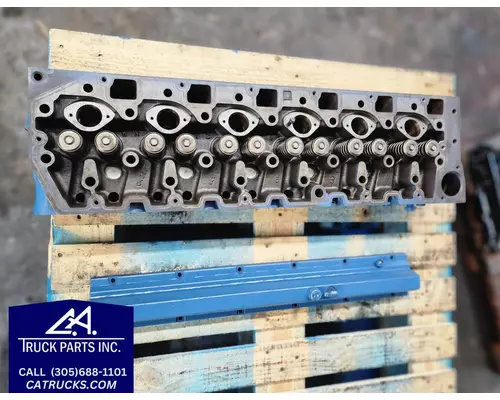 INTERNATIONAL DT 466E Cylinder Head