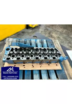 INTERNATIONAL DT 466E Cylinder Head