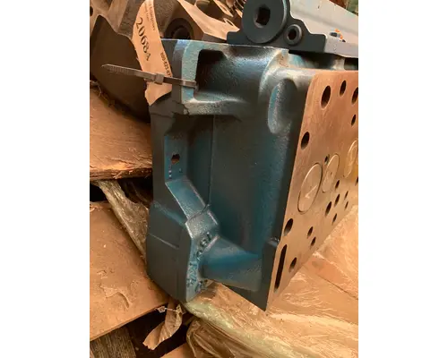 INTERNATIONAL DT 466E Cylinder Head