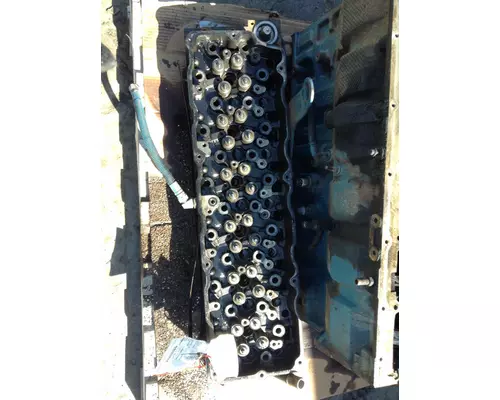 INTERNATIONAL DT 466E Cylinder Head