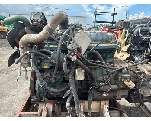 INTERNATIONAL DT 466E Engine Assembly