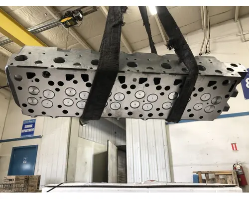 INTERNATIONAL DT 466E Engine Head Assembly