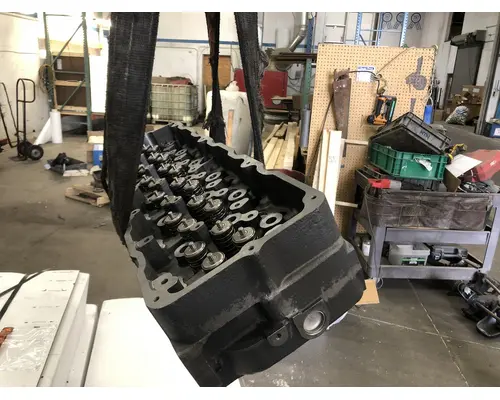 INTERNATIONAL DT 466E Engine Head Assembly