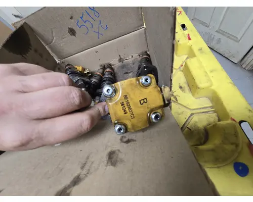 INTERNATIONAL DT 466E Fuel Injector