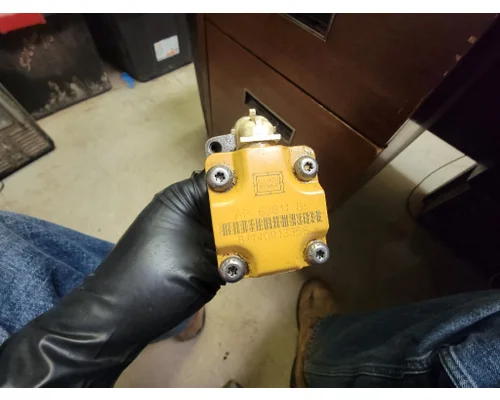 INTERNATIONAL DT 466E Fuel Injector