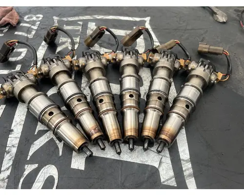 INTERNATIONAL DT 466E Fuel Injector