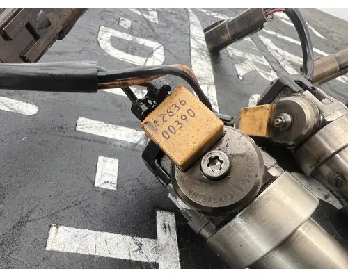 INTERNATIONAL DT 466E Fuel Injector