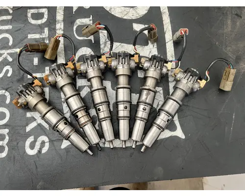 INTERNATIONAL DT 466E Fuel Injector