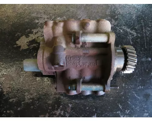 INTERNATIONAL DT 466E Oil Pump