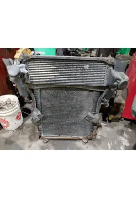 INTERNATIONAL DT 466E Radiator