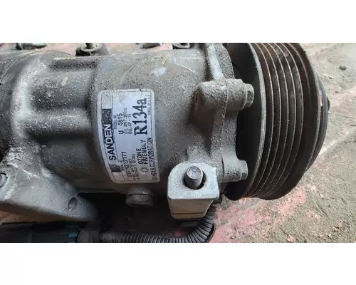 INTERNATIONAL DT 466 Air Conditioner Compressor