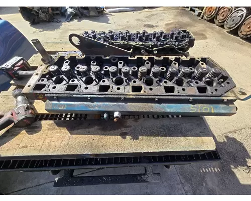 INTERNATIONAL DT 466 Cylinder Head