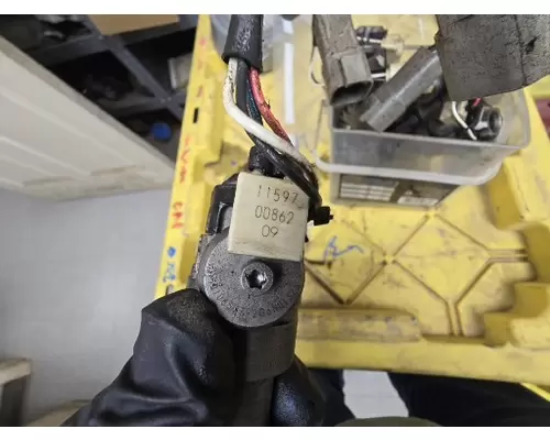 INTERNATIONAL DT 466 Fuel Injector