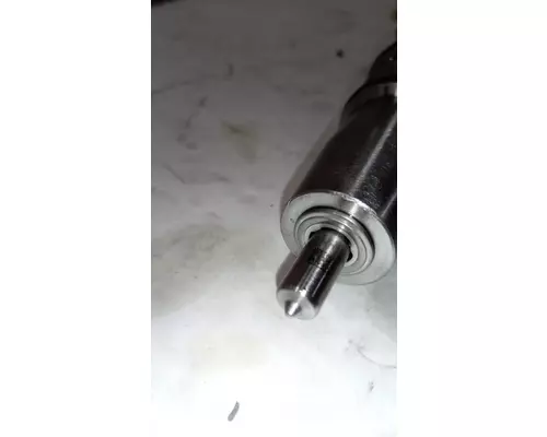 INTERNATIONAL DT-HT570 EPA 04 Fuel Injector