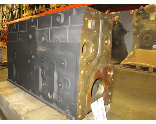 INTERNATIONAL DT466 EGR Cylinder Block