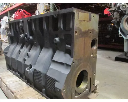 INTERNATIONAL DT466 EGR Cylinder Block