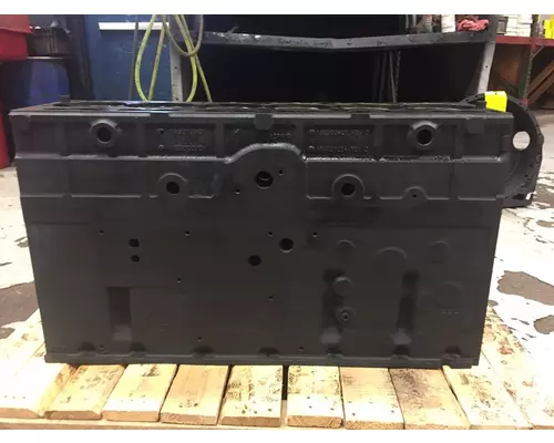 INTERNATIONAL DT466 EGR Cylinder Block